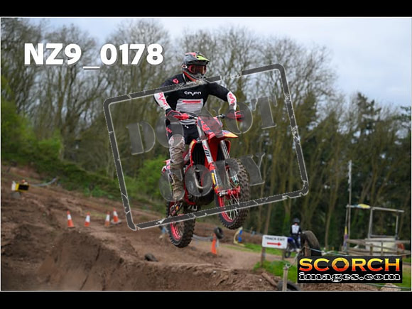 Thur25Apr-289