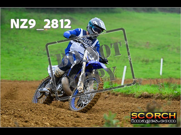 Experts-075