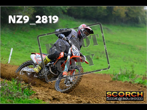 Experts-082