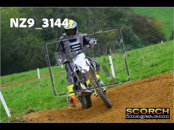 85's-029