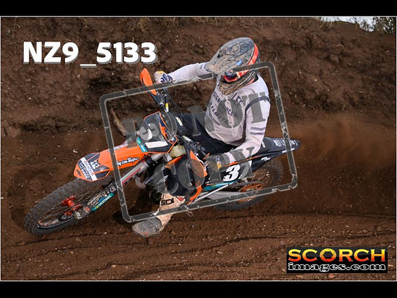 Experts-056