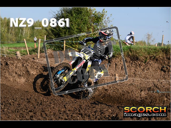 Experts-076