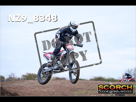 Experts-052