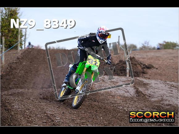 Experts-053
