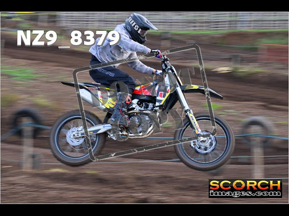 Experts-083