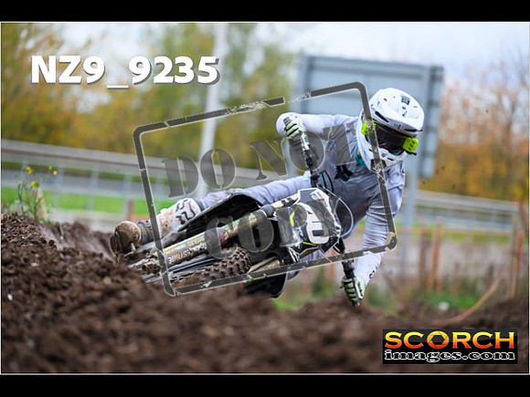 Experts-240