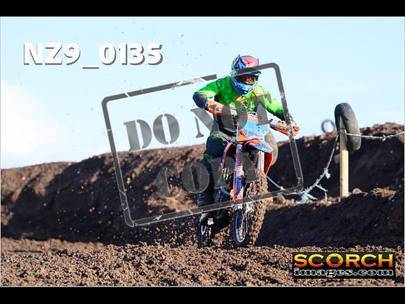 Experts-053