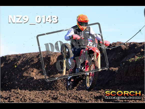 Experts-060