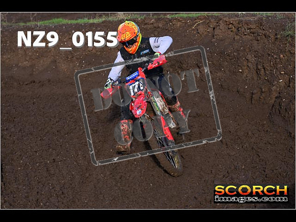 Experts-072