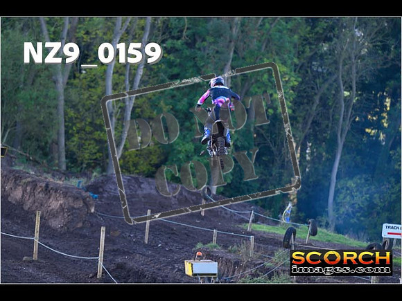 Experts-075