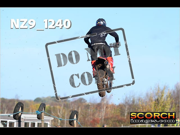 Experts-054