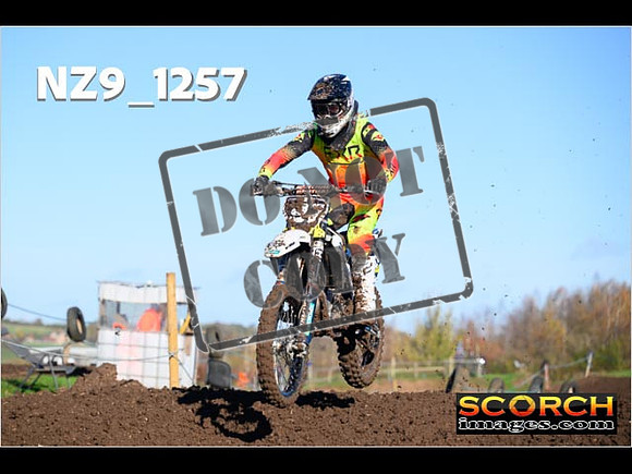 Experts-068