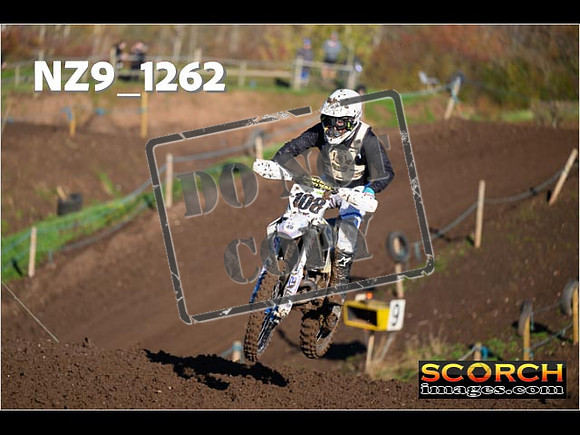 Experts-073