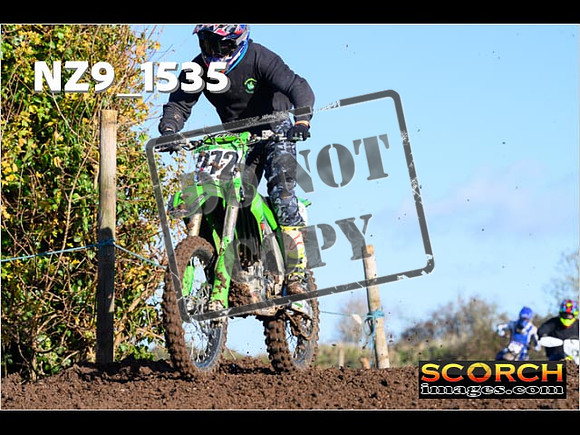IntersGreenOrange-074