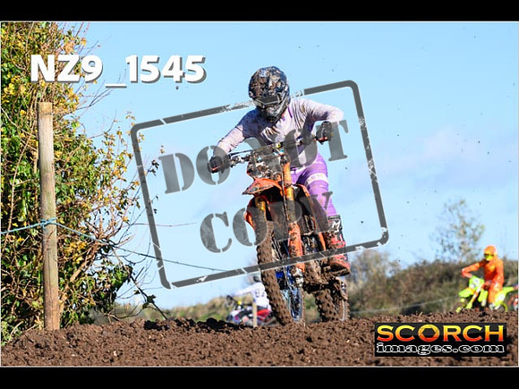 IntersGreenOrange-083