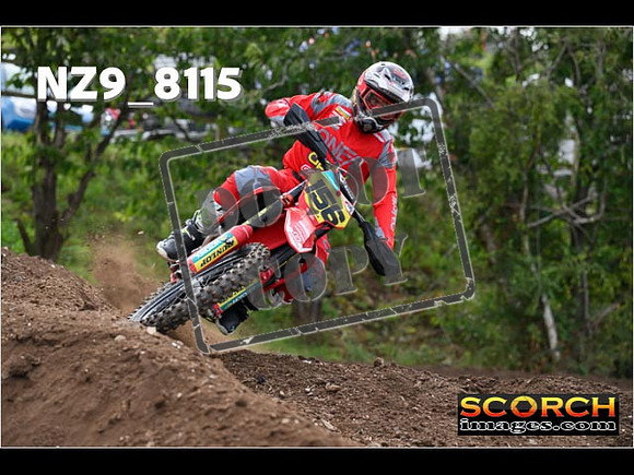 Experts-056