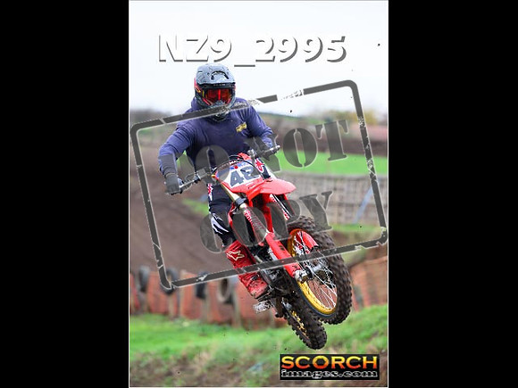 Thur06Nov-094
