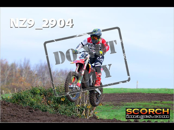 Thur06Nov-009