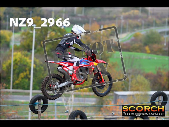 Thur06Nov-067