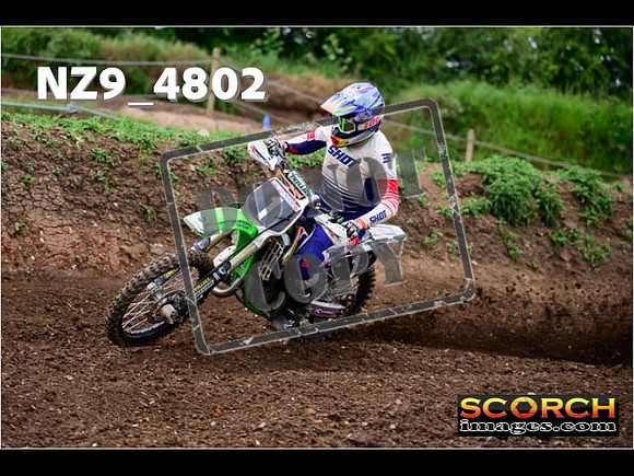 Experts-096