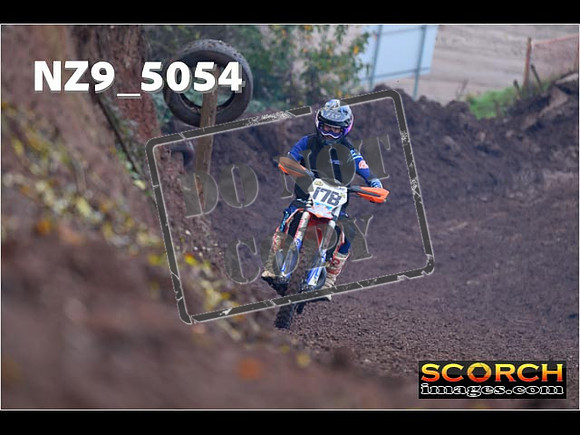 Experts-026
