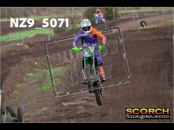 Experts-043