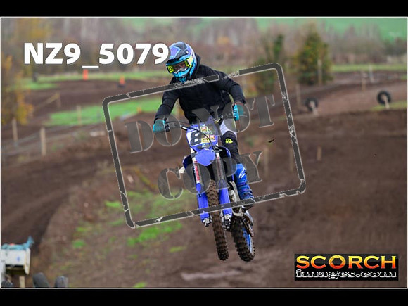 Experts-050