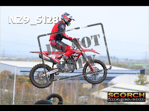 Experts-097