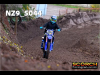 Experts-016