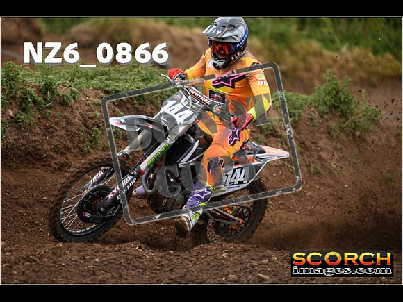 Experts-060