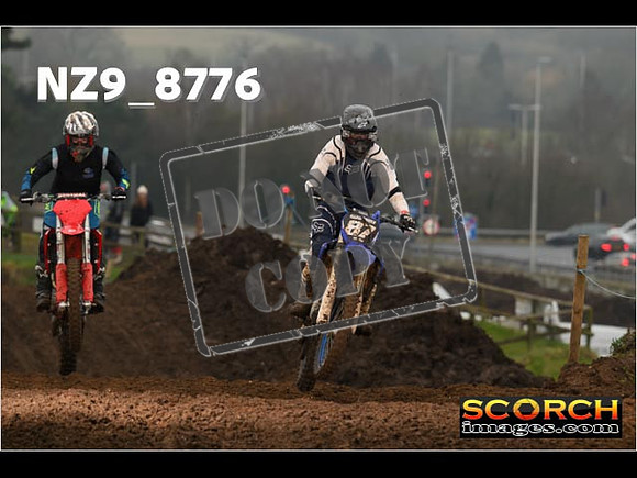 Experts-074