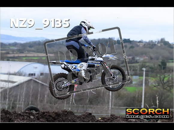 Experts-052