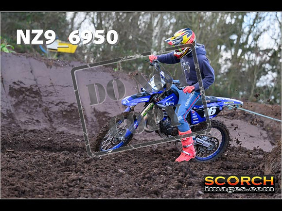 Experts-064