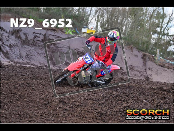 Experts-066