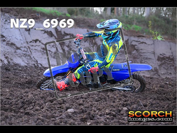 Experts-082