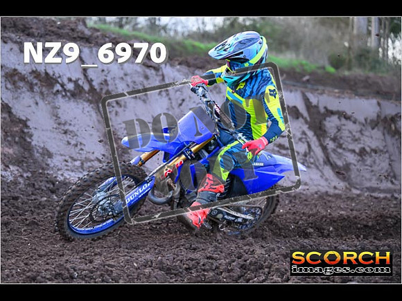 Experts-083