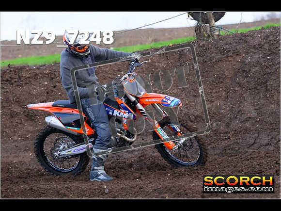 Inters GreenOrange-042