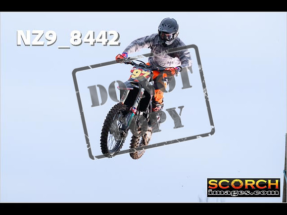 Experts-023