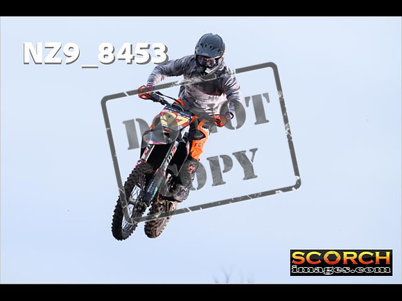 Experts-034