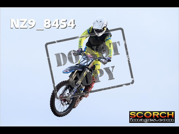 Experts-035