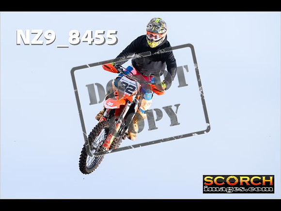 Experts-036