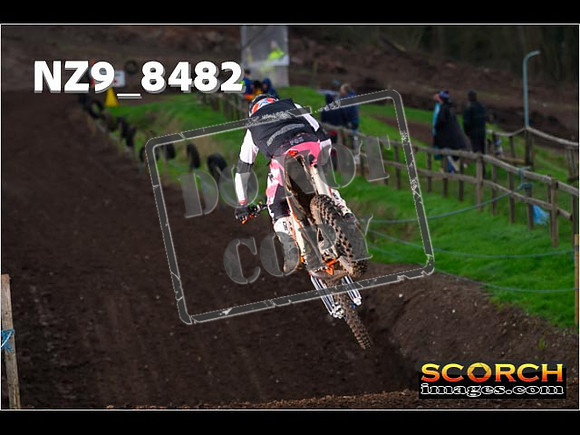 Experts-063