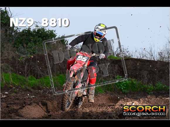 Experts-076
