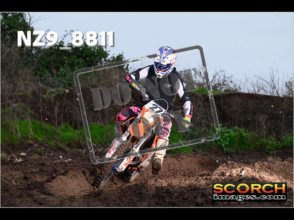 Experts-077