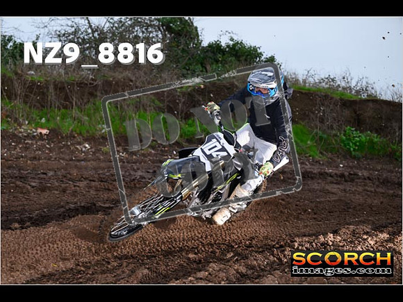 Experts-082