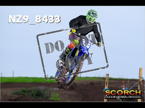 Experts-015