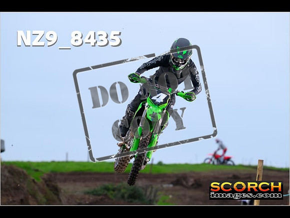 Experts-017
