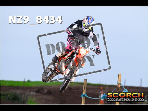 Experts-016