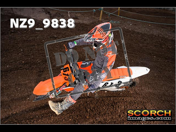 IntersGreenOrange-038