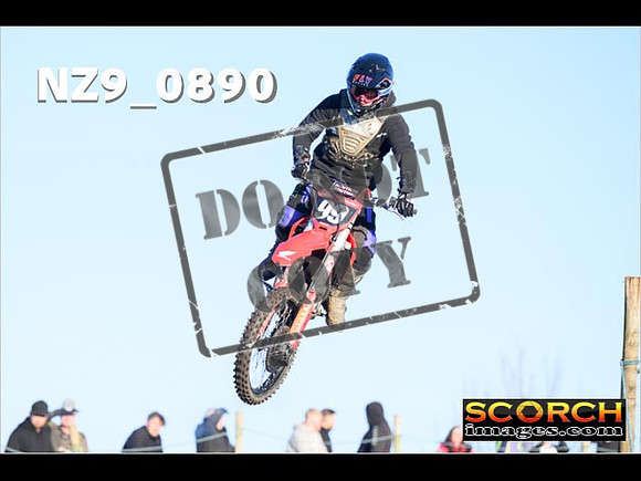 Experts-058